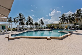 holiday inn resort grand cayman by ihg