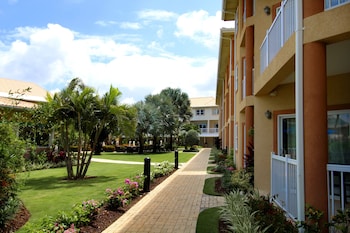 holiday inn resort grand cayman by ihg