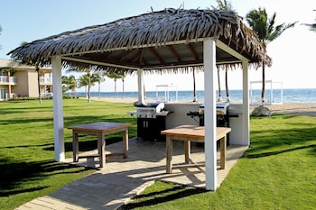 holiday inn resort grand cayman by ihg
