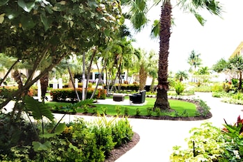 holiday inn resort grand cayman by ihg