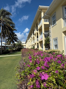 holiday inn resort grand cayman by ihg