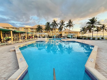 holiday inn resort grand cayman by ihg