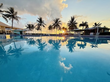 holiday inn resort grand cayman by ihg