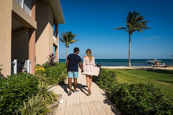 holiday inn resort grand cayman by ihg