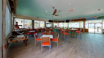 holiday inn resort grand cayman by ihg