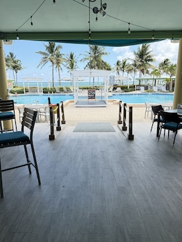 holiday inn resort grand cayman by ihg