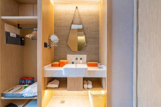atour hotel huishan gold st