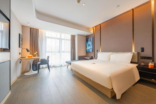 atour hotel huishan gold st