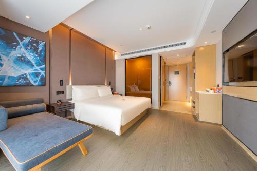 atour hotel huishan gold st