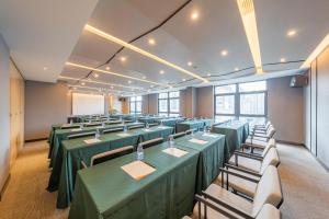 atour hotel huishan gold st