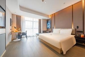 atour hotel huishan gold st