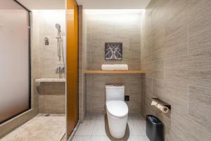 atour hotel huishan gold st
