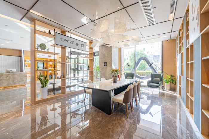 atour hotel huishan gold st