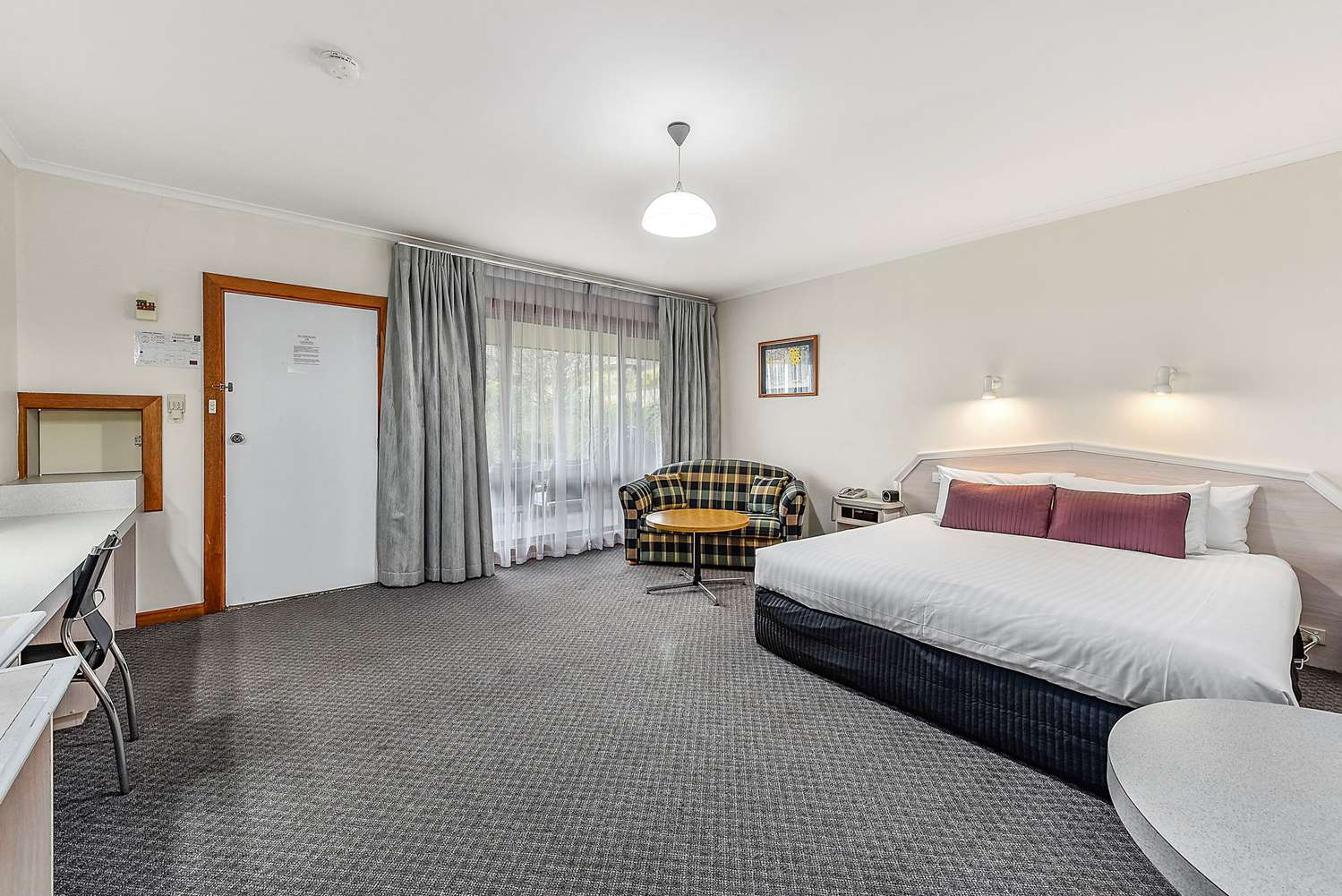 comfort inn the lakes