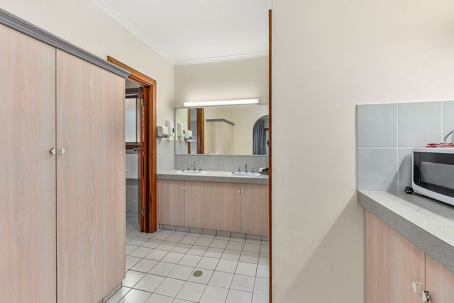 comfort inn the lakes