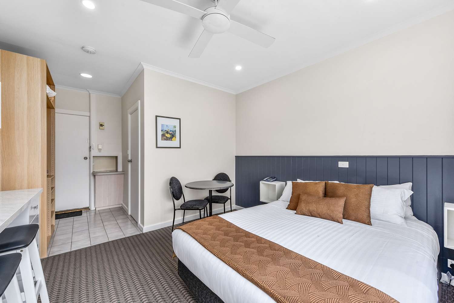 comfort inn the lakes