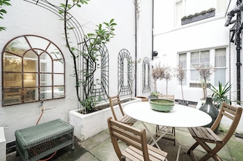 queens gate by chaps