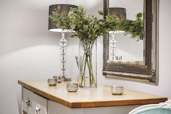 queens gate by chaps