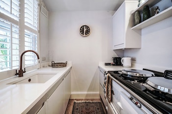 Queens Gate 'By Chaps',The Royal Marsden Hospital>>London,0 star