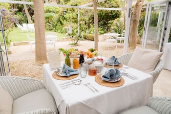 The Last Word Constantia,Cape Town>>Bergvliet,5 star