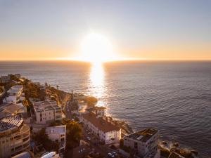 the clarendon bantry bay