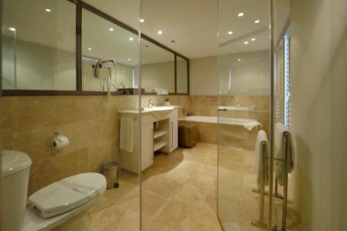 the clarendon bantry bay