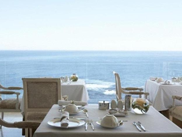 the clarendon bantry bay