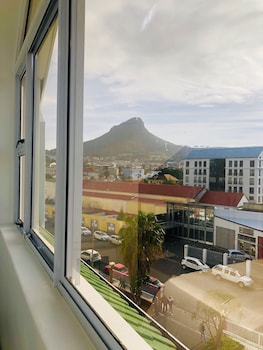 Sugar Hotel,Green Point>>Cape Town,5 star