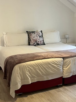 mountain manor guest house and executive suites