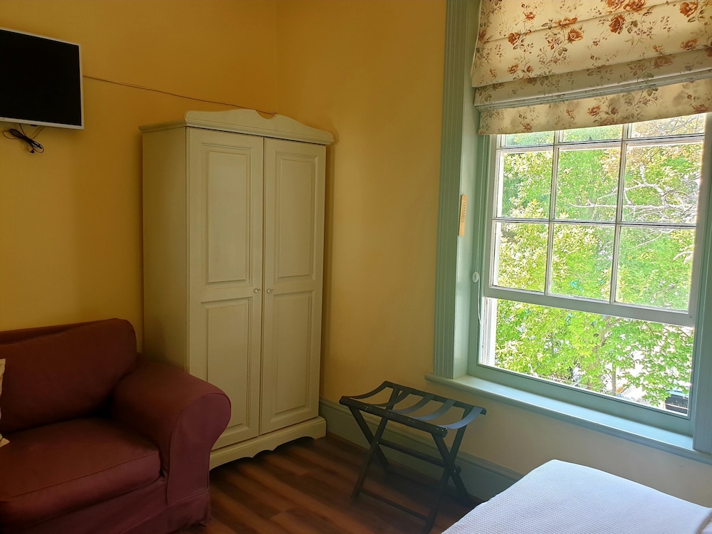 mountain manor guest house and executive suites