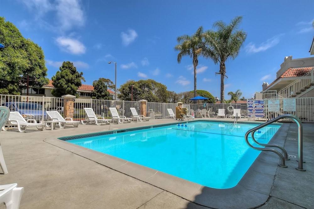 motel 6 carlsbad ca east