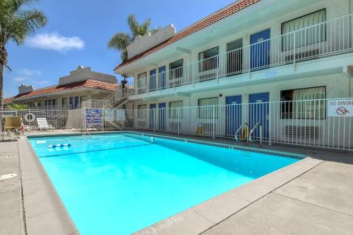 motel 6 carlsbad ca east