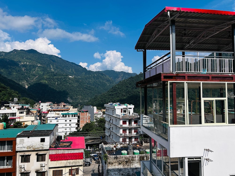 hotstel rishikesh tapovan
