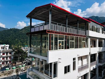 hotstel rishikesh tapovan