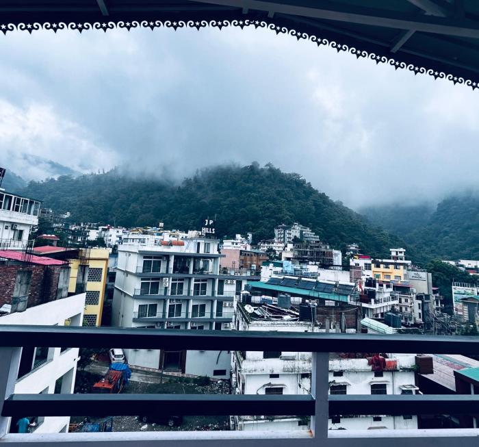 hotstel rishikesh tapovan