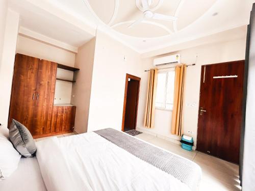 Hotstel Rishikesh,Tapovan,Badrinath Rd    Tapovan,2 star