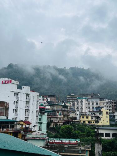 hotstel rishikesh tapovan