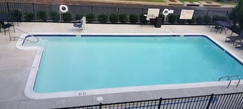 hampton inn and suites richmond glenside
