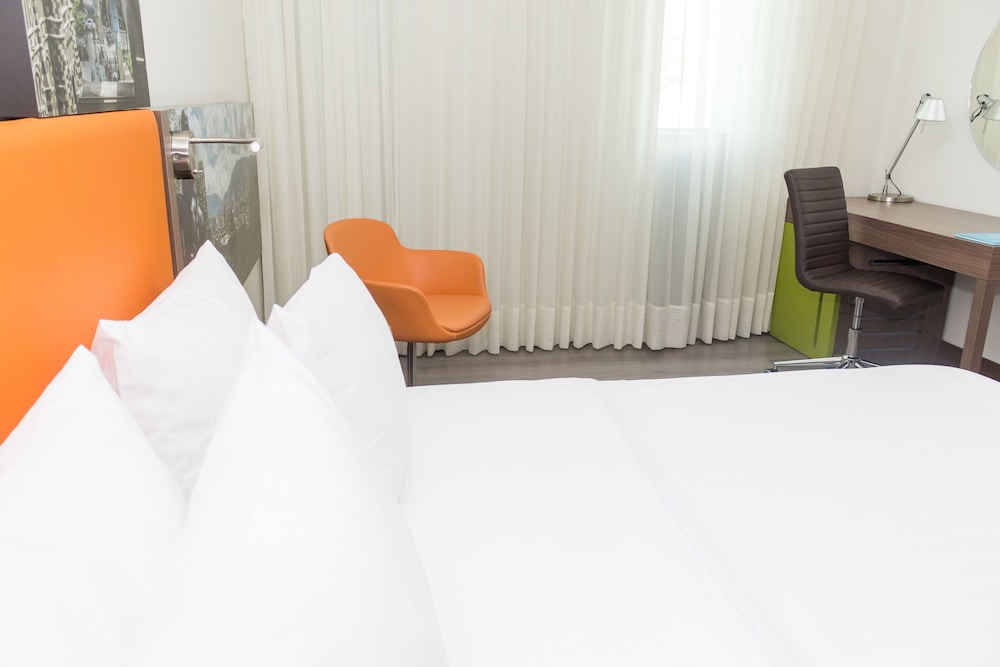 hampton by hilton cartagena