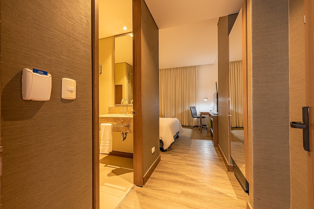hampton by hilton cartagena