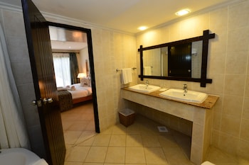 diani reef beach resort and spa
