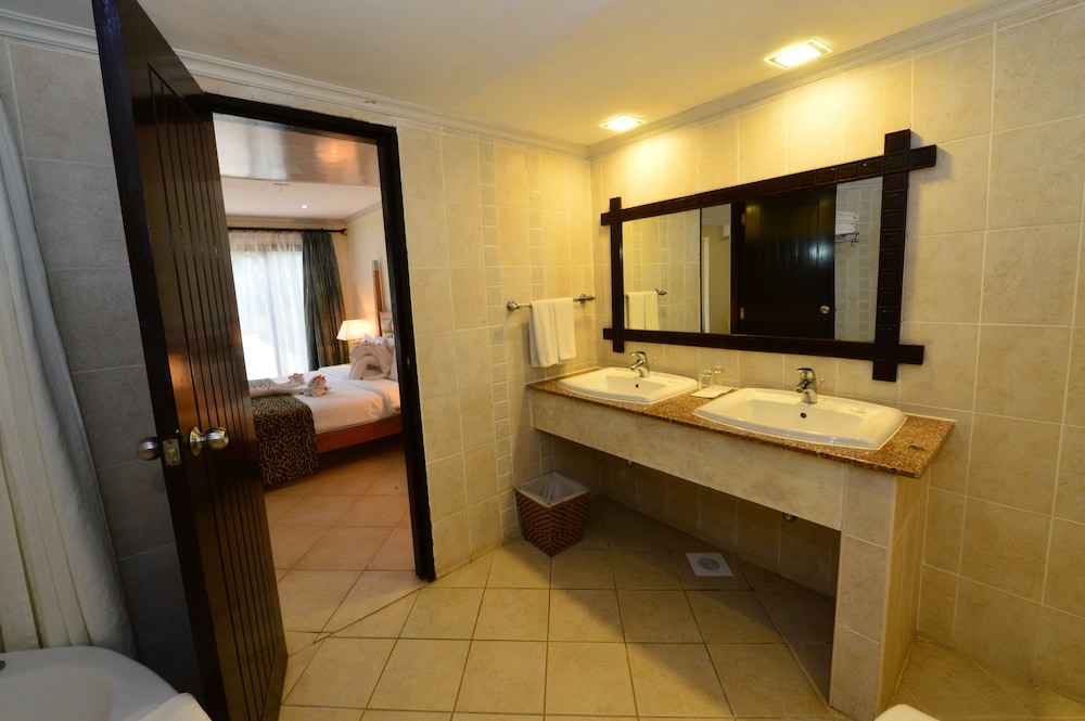 diani reef beach resort and spa