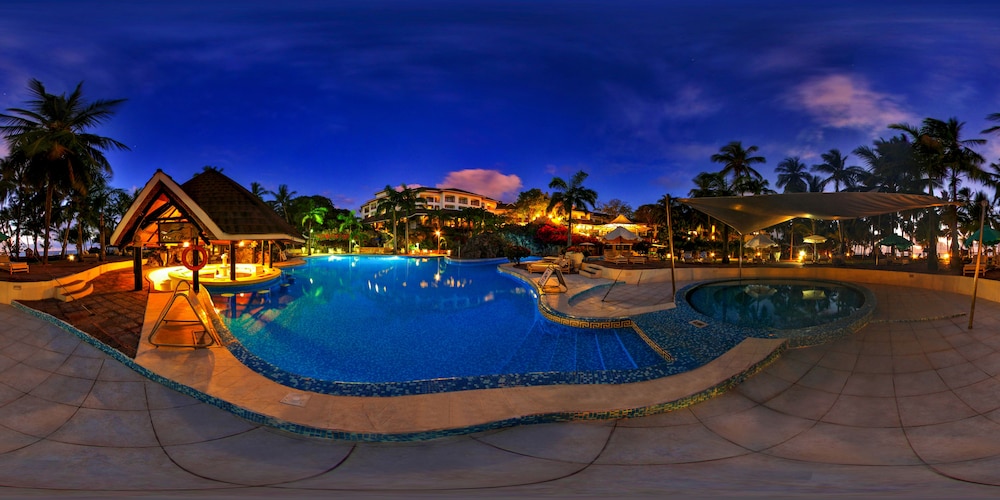 Diani Reef Beach Resort And Spa,Kwale>>Diani Beach,5 star