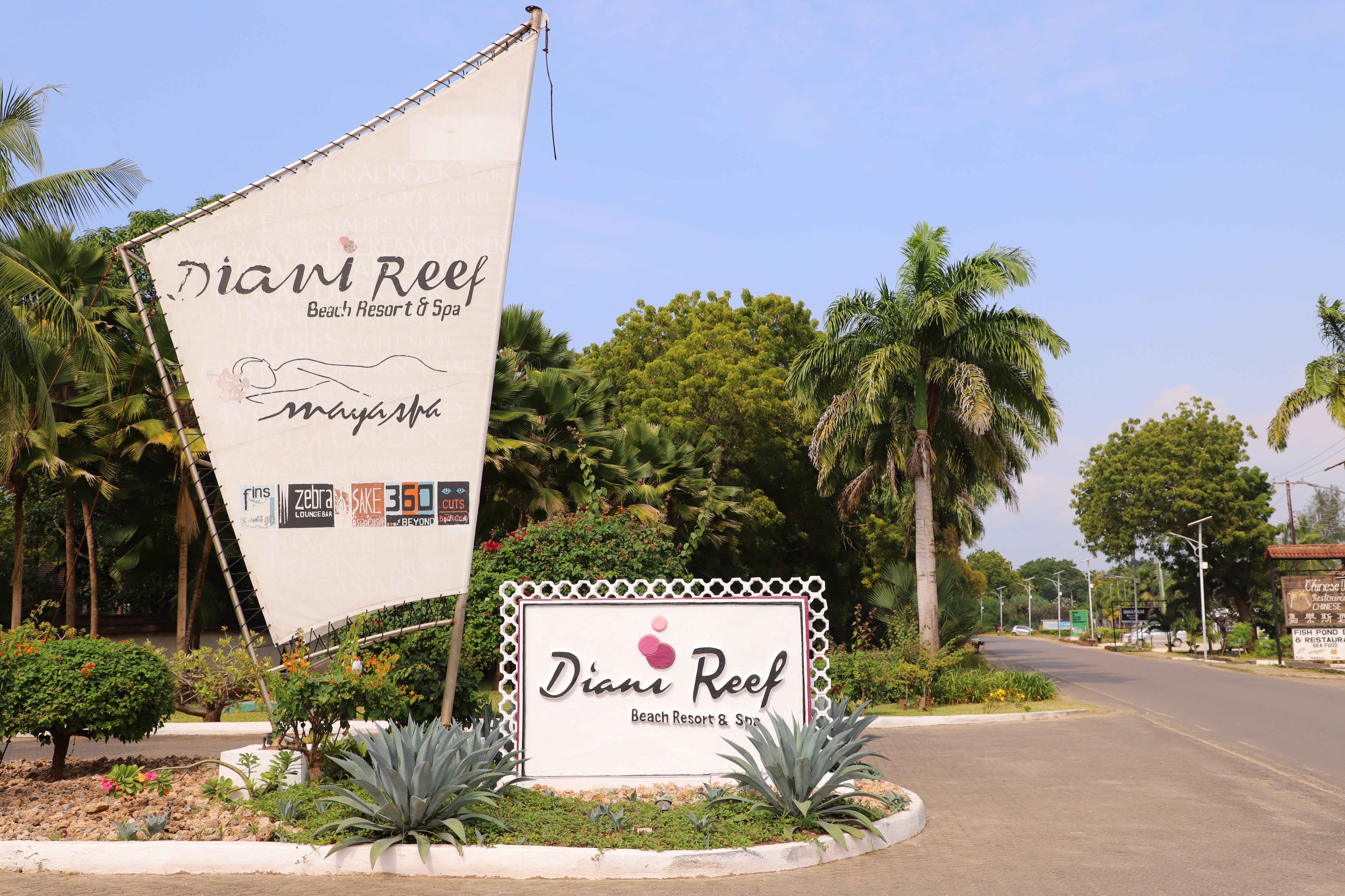 Diani Reef Beach Resort And Spa,Kwale>>Diani Beach,5 star