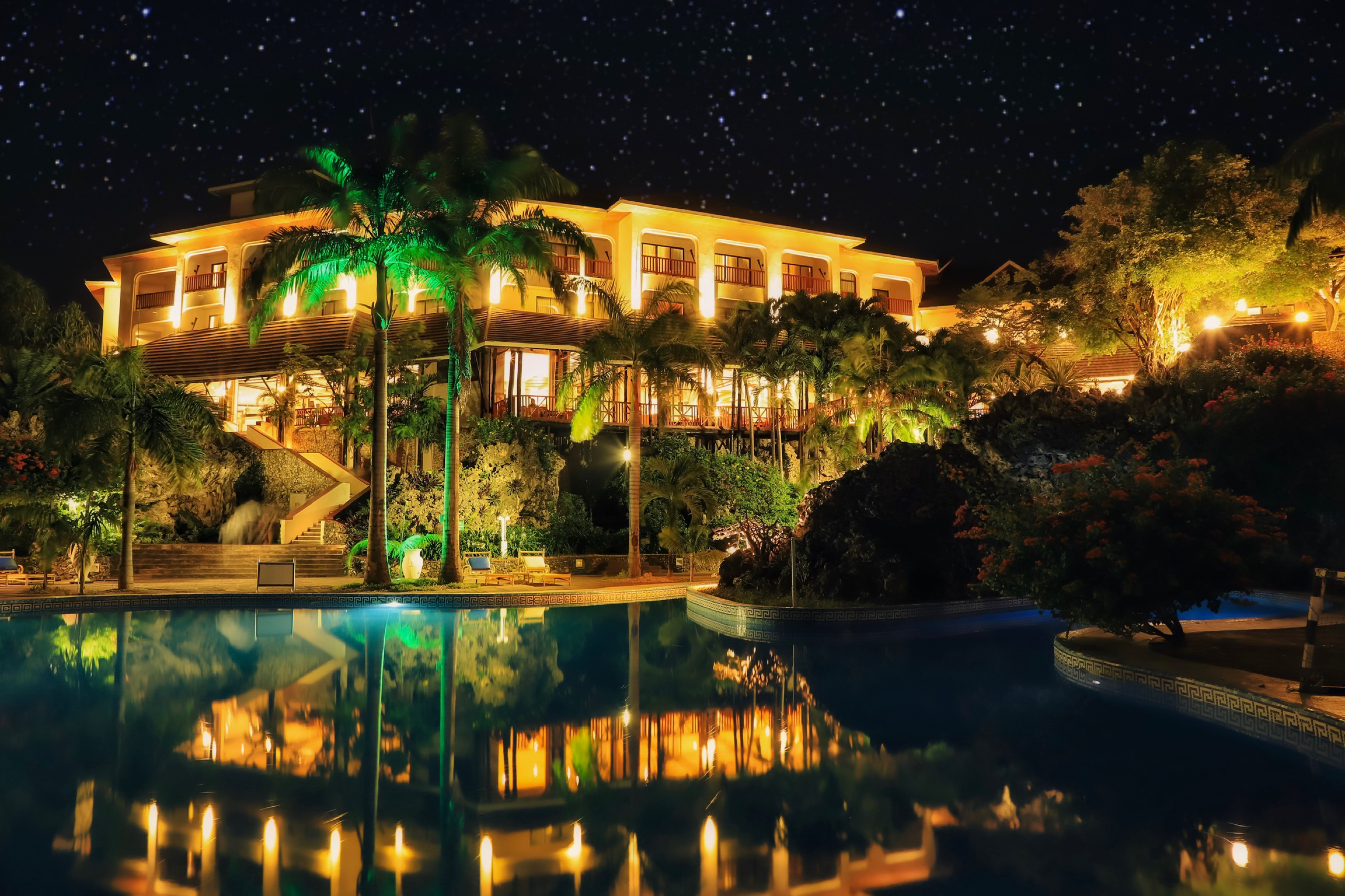 Diani Reef Beach Resort And Spa,Kwale>>Diani Beach,5 star
