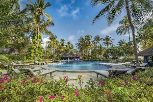 breezes beach club and spa