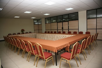 nairobi transit hotel