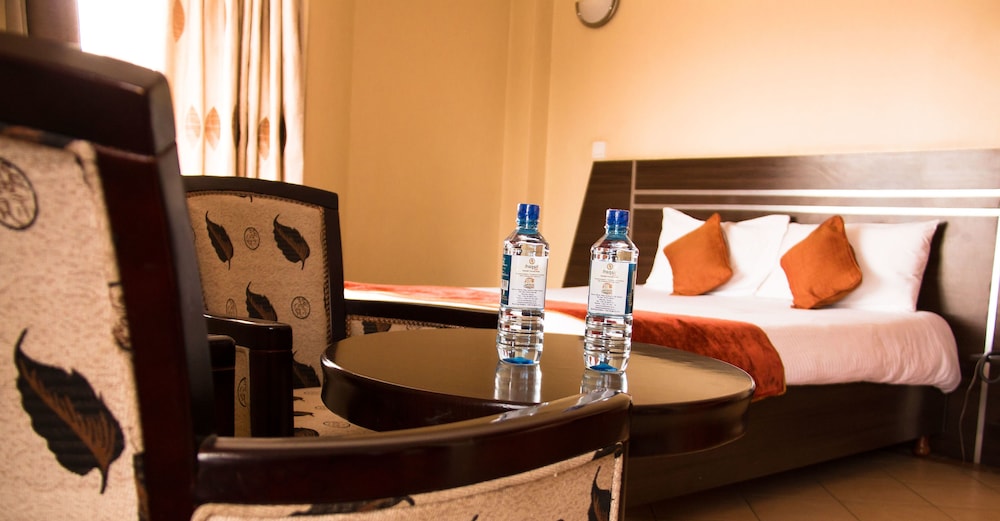 nairobi transit hotel