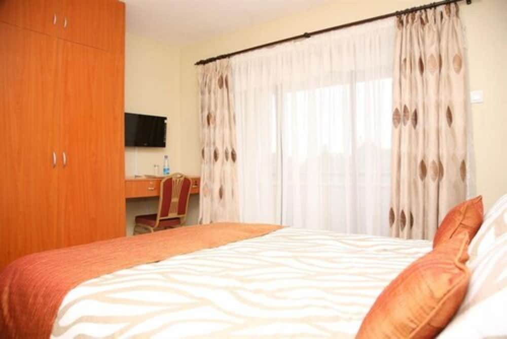 nairobi transit hotel