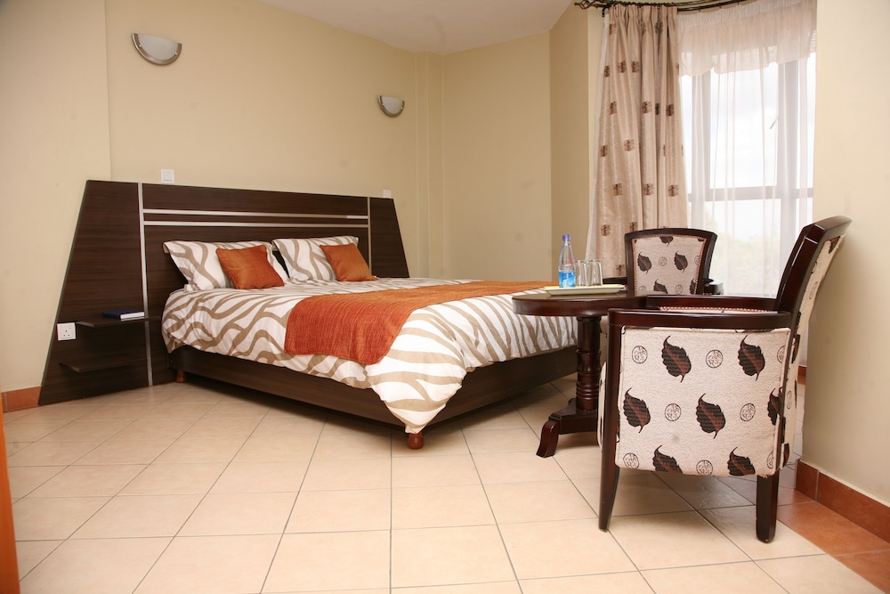 nairobi transit hotel